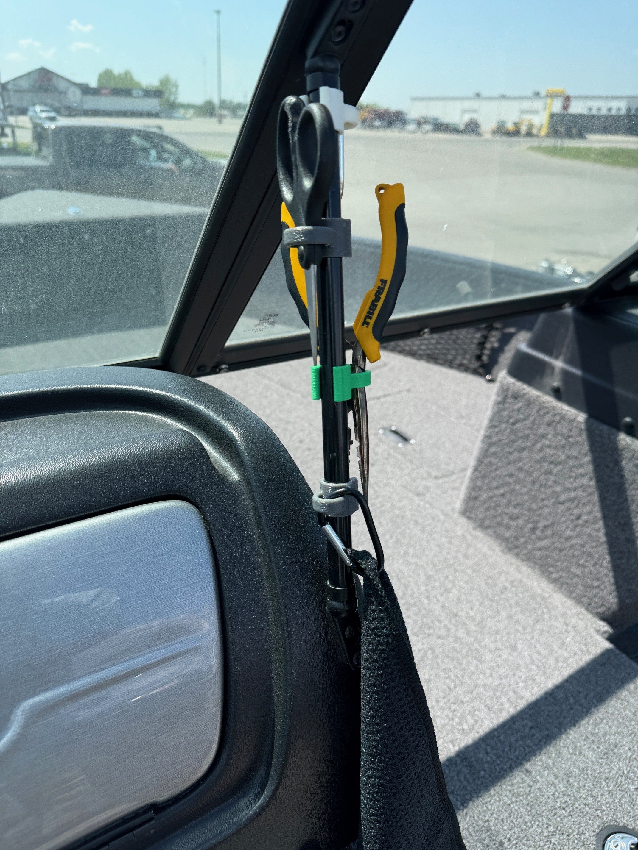 Boat Windshield Support Accessory Clip - 5/8 inch Diameter Post