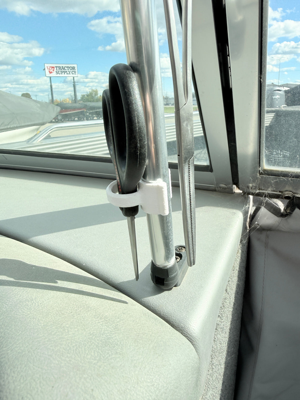 Boat Windshield Accessory Clip 6-Pack | 5/8" Strut Marine Tool Holder